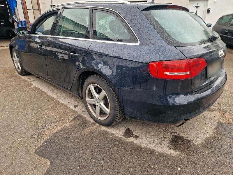 Gebraucht Audi A4 170 PS (125 kW) 2012 Blau Kombi