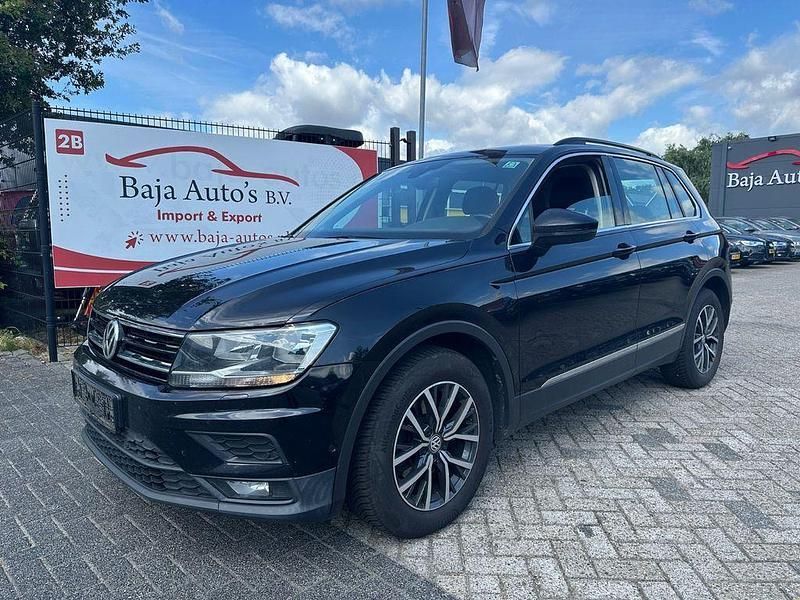 Gebraucht 2018 VW Tiguan Highline SUV | 17.846 € (Teuer) - Bild 1/4