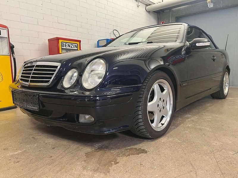 Gebraucht Mercedes CLK320 Elegance 218 PS (160 kW) 2001 Titanitblaumetallic Cabrio