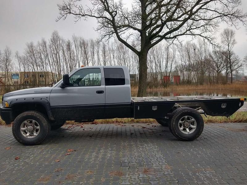Grau Gebraucht 1998 Dodge Ram Abholung | 27.000 € - Bild 1/4