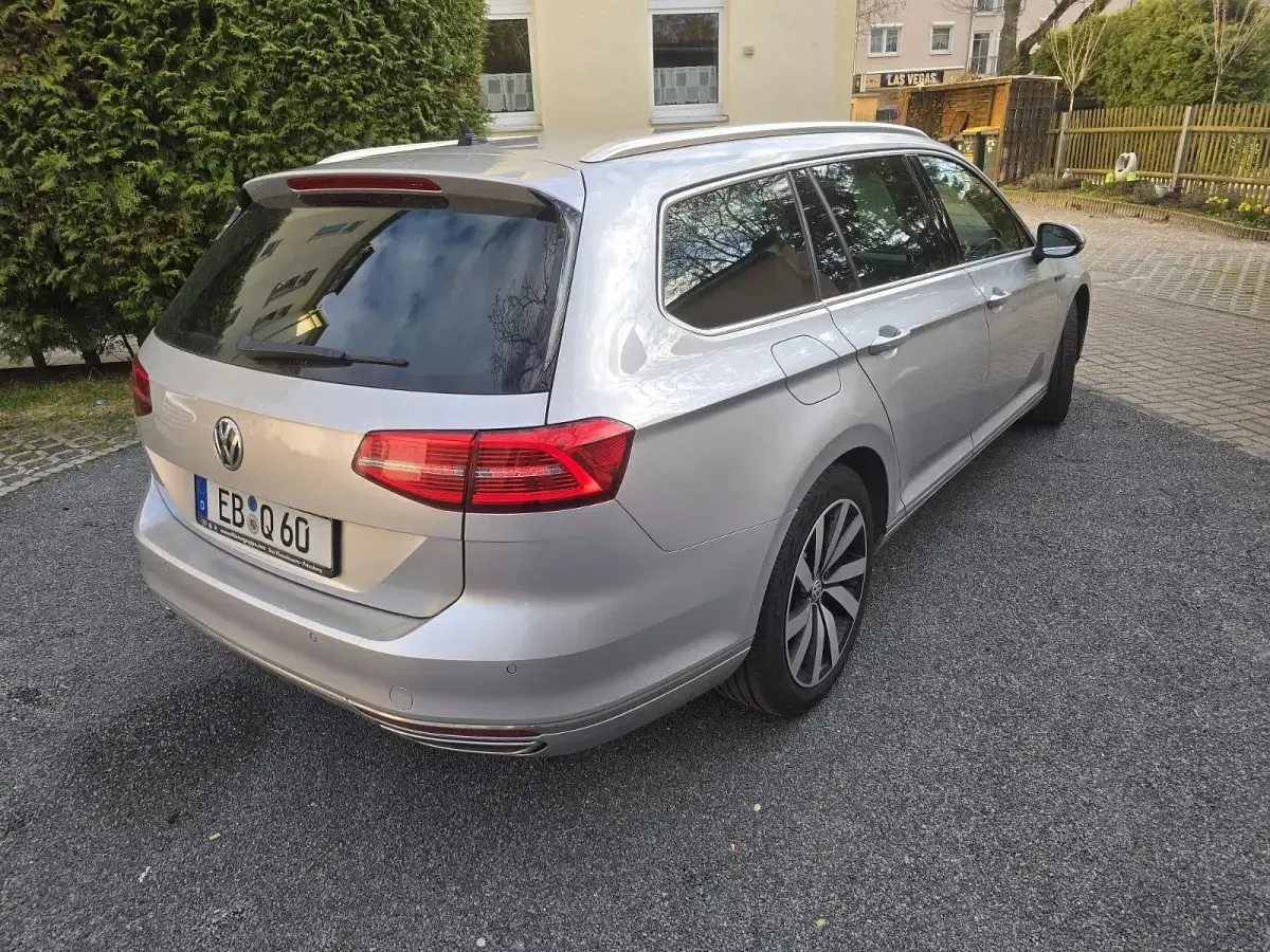 Gebraucht VW Passat Highline 239 PS (175 kW) 2015 Silber Kombi