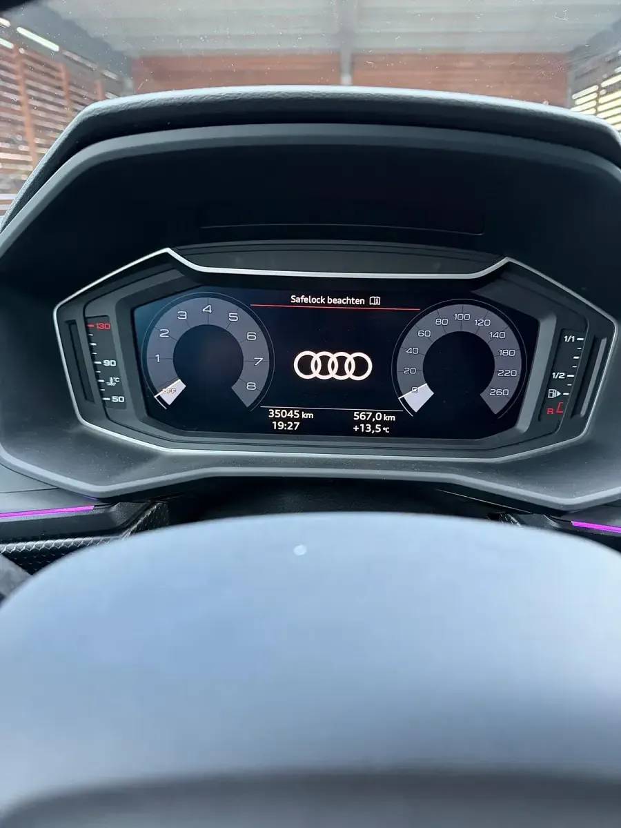 Używany Audi A1 Design 120 KM (88 kW) 2023 Czarny SUV