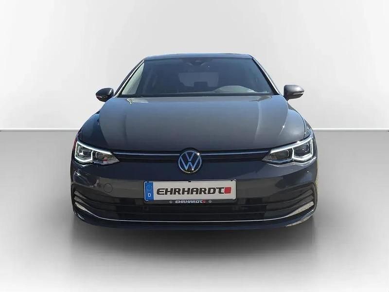 Gebraucht VW Golf VIII Life 131 PS (96 kW) 2023 Grau Limousine