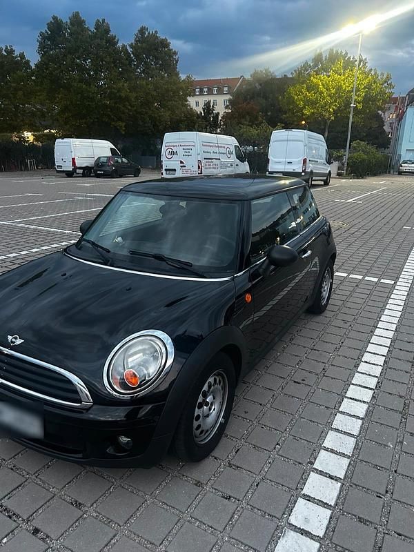 Gebraucht Mini Cooper 75 PS (55 kW) 2010 Schwarz Kleinwagen