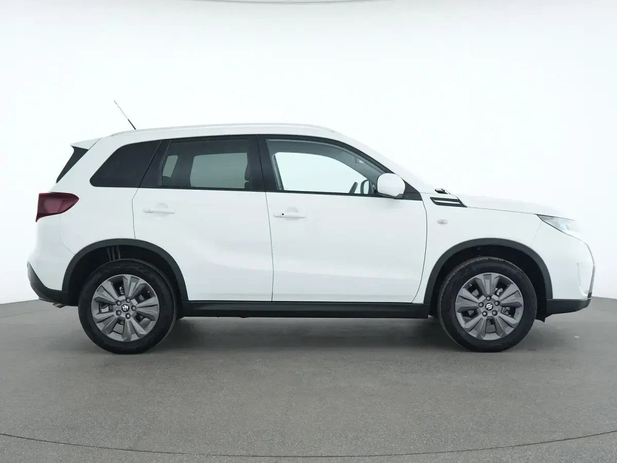 Gebraucht Suzuki Vitara Comfort 102 PS (75 kW) 2025 Weiß SUV