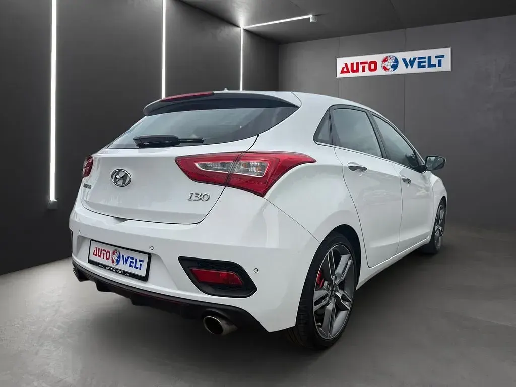Gebraucht Hyundai i30 Turbo 186 PS (136 kW) 2016 Weiß Limousine