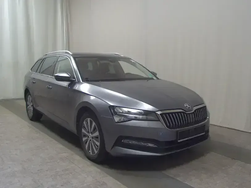 Gebraucht Skoda Superb Ambition 200 PS (147 kW) 2023 Grau Kombi