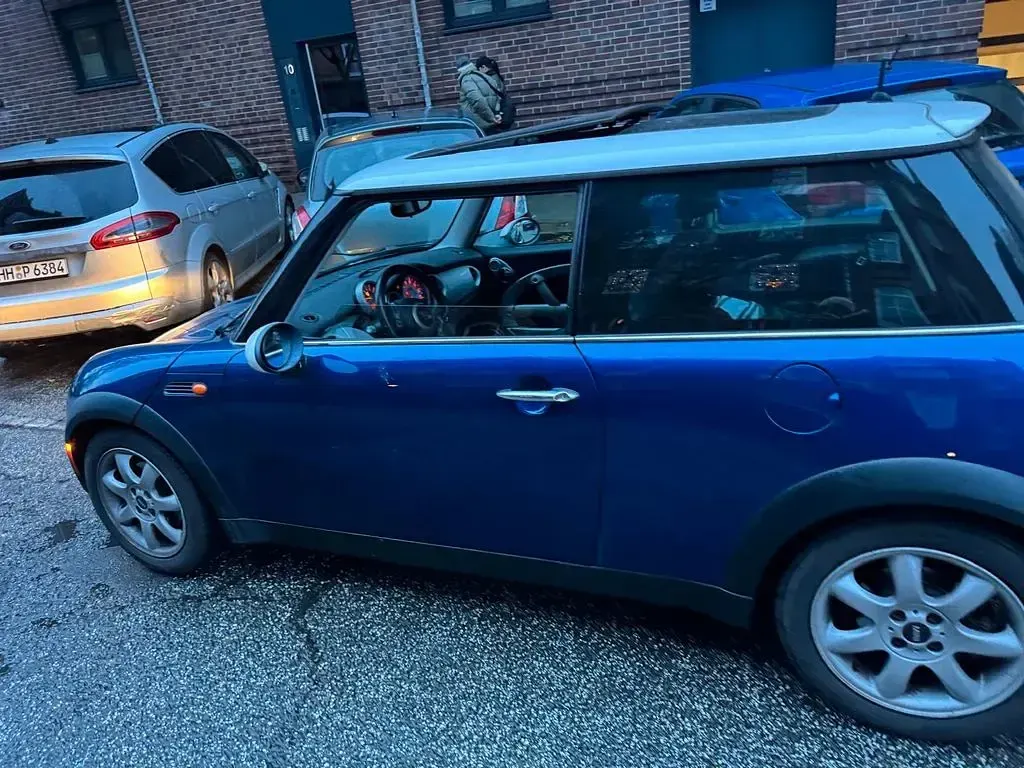 Używany Mini Cooper 116 KM (85 kW) 2003 Niebieski Hatchback