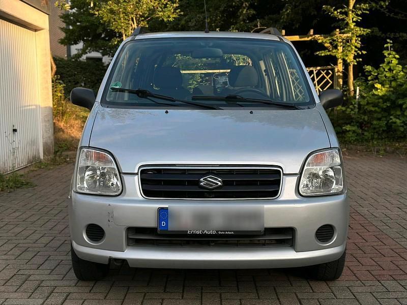Silber Gebraucht 2004 Suzuki Wagon R+ Kombi | 2.150 € (Etwas zu teuer) - Bild 1/4