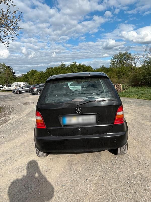 Usado Mercedes A140 80 HP (58 kW) 2000 Preto Citadino