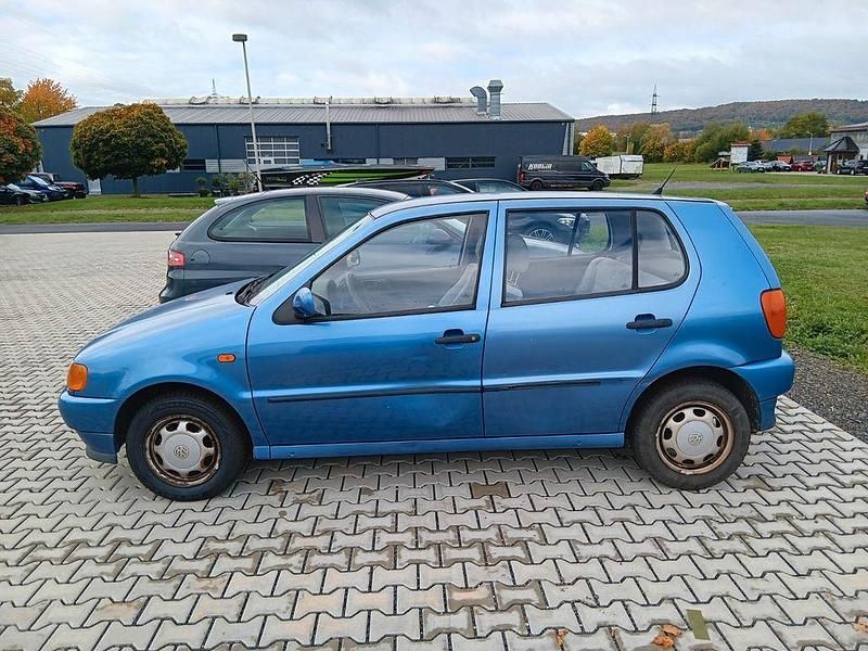 Second-hand VW Polo 45 CP (33 kW) 1995 Albastru Berlinǎ