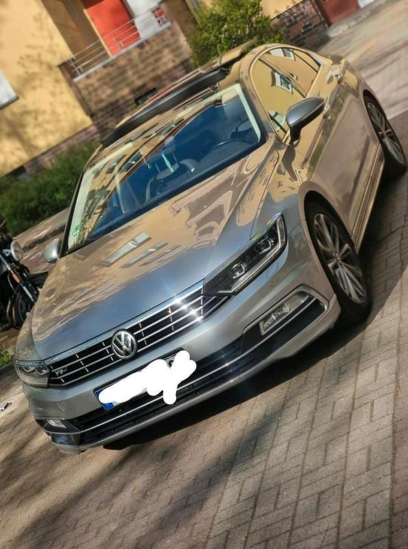 Gebraucht VW Passat R-line 240 PS (176 kW) 2017 Grün Limousine