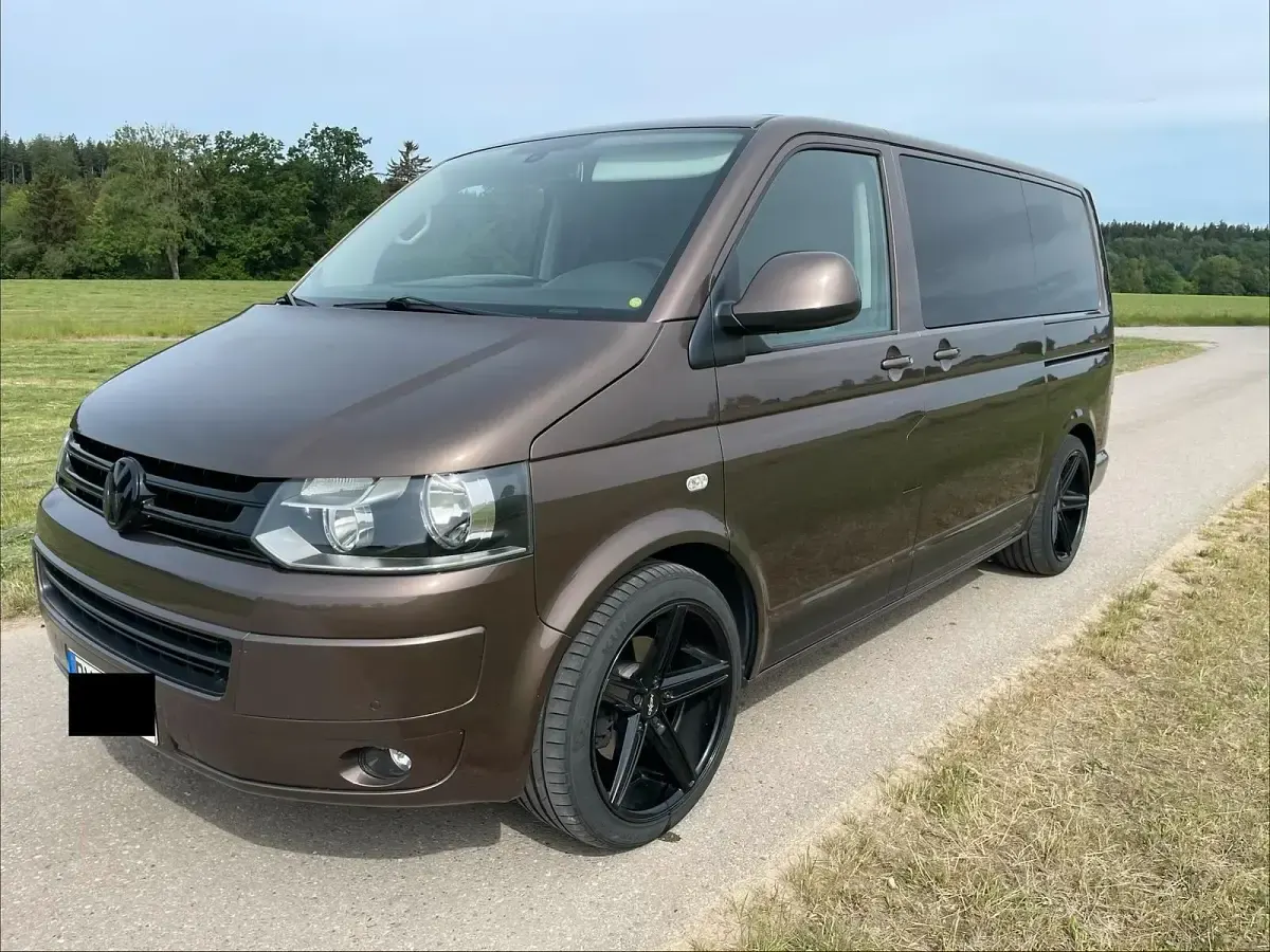 Gebraucht VW Multivan 140 PS (102 kW) 2010 Braun Van / Kleinbus