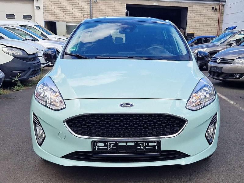 Grün Gebraucht 2018 Ford Fiesta Kleinwagen | 10.099 € (Fairer Preis) - Bild 1/4