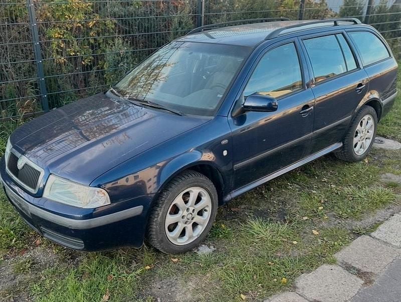Blau Gebraucht 2000 Skoda Octavia Kombi | 1.000 € (Fairer Preis) - Bild 1/4