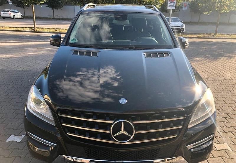 Gebraucht Mercedes ML250 204 PS (150 kW) 2013 Schwarz SUV