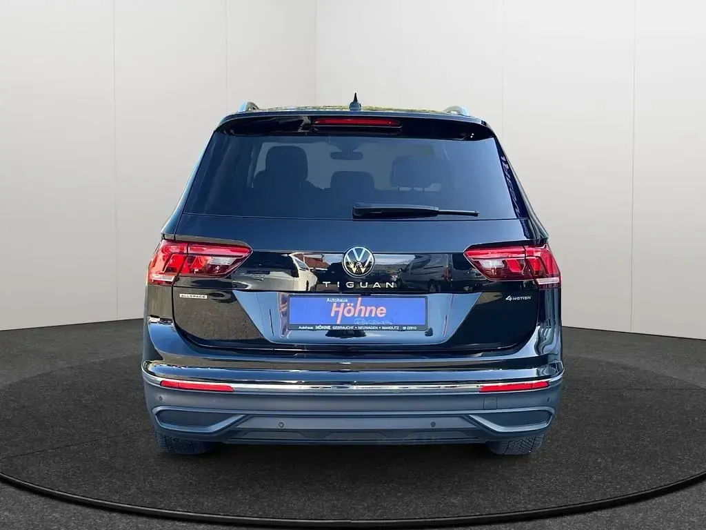 Second-hand VW Tiguan Allspace Life 200 CP (147 kW) 2022 Negru SUV