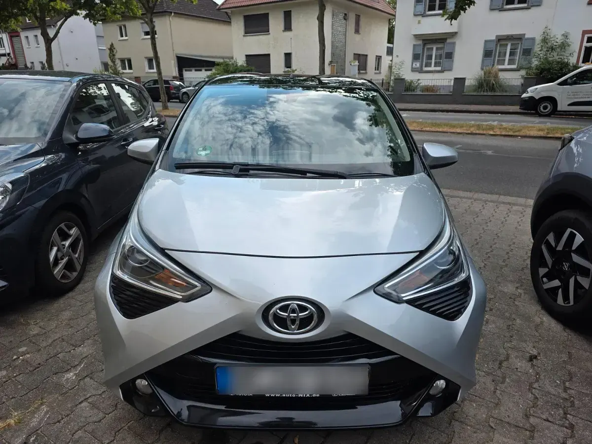 Gebraucht Toyota Aygo 72 PS (52 kW) 2018 Silber Kleinwagen