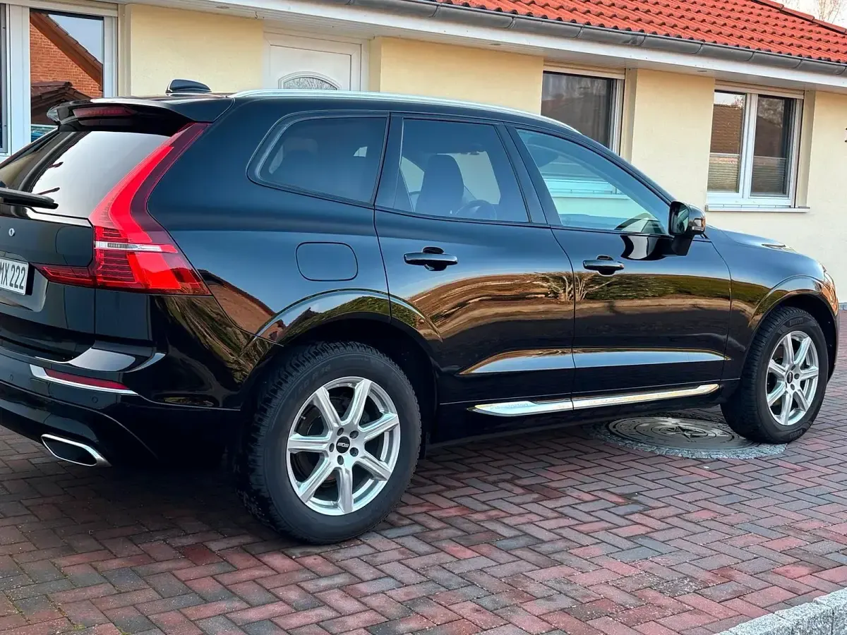 Gebraucht Volvo XC60 190 PS (139 kW) 2020 Schwarz SUV