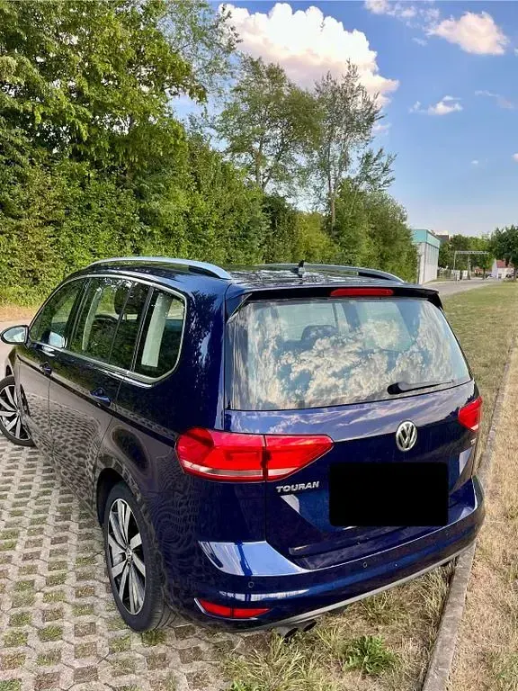 Gebraucht VW Touran Highline 150 PS (110 kW) 2016 Blau Van / Kleinbus