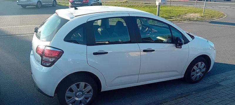 Gebraucht Citroën C3 Attraction 68 PS (50 kW) 2016 Weiß Kleinwagen