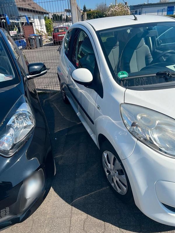 Weiß Gebraucht 2011 Citroën C1 Kleinwagen | 3.700 € (Etwas zu teuer) - Bild 1/4