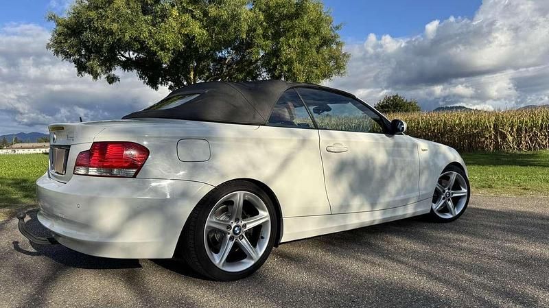 Weiß Gebraucht 2008 BMW 120 Cabriolet Cabrio | 6.900 € (Guter Preis) - Bild 1/4