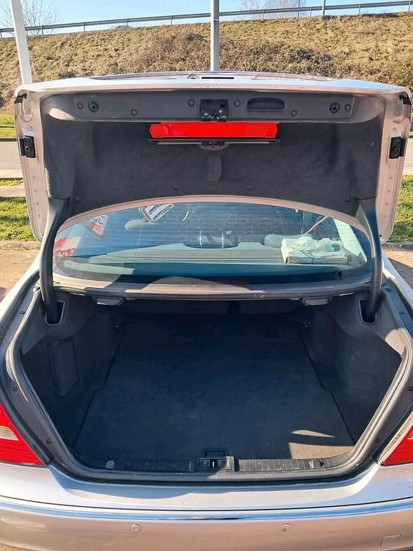 Gebraucht Mercedes E220 150 PS (110 kW) 2004 Silber Limousine