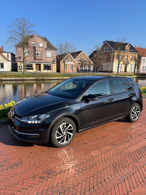 Schwarz Gebraucht 2018 VW Golf VII Join Limousine | 12.200 € (Fairer Preis) - Bild 1/4