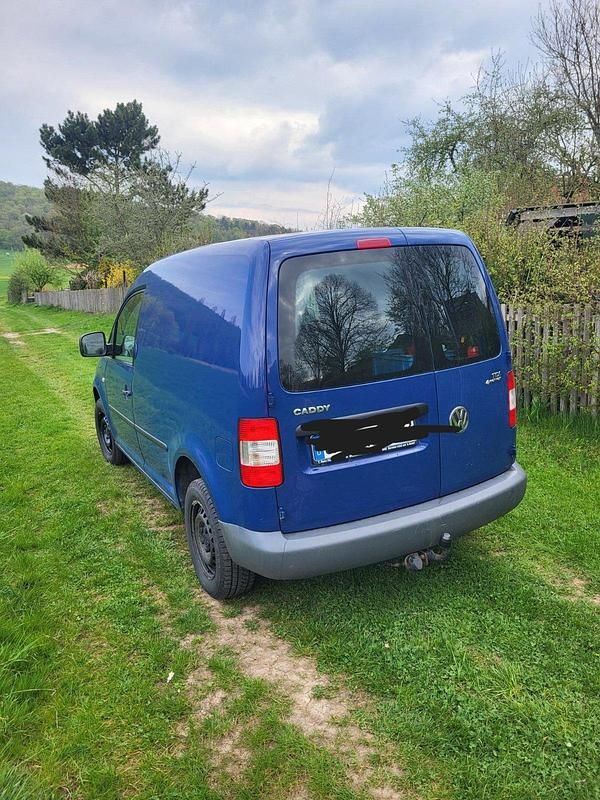 Second-hand VW Caddy 101 CP (74 kW) 2009 Albastru Monovolum