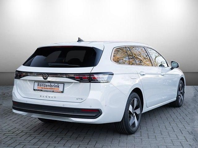Neu VW Passat Pro 150 PS (110 kW) 2025 Oryxweiß perlmutteffekt Kombi