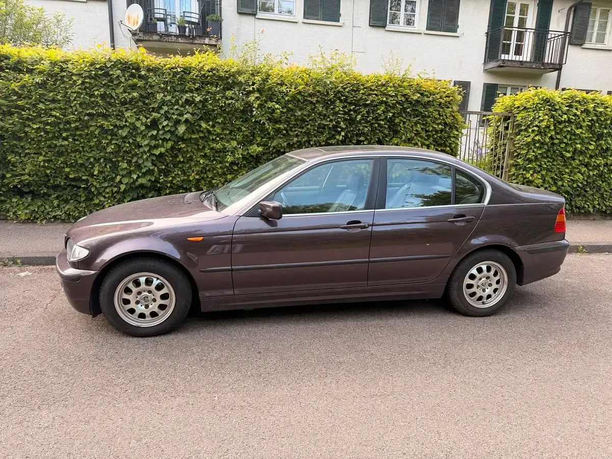 Gebraucht BMW 320 170 PS (125 kW) 2002 Violet Limousine