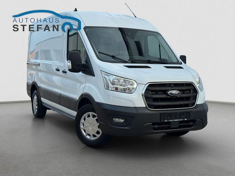 Gebraucht Ford Transit Trend 131 PS (96 kW) 2020 Weiß Van / Kleinbus
