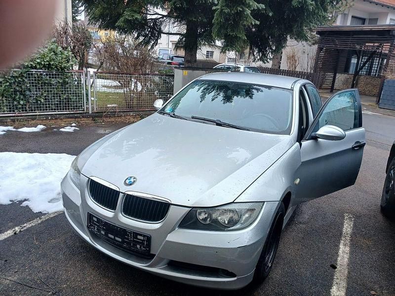 Gebraucht BMW 318 116 PS (85 kW) 2006 Silber Limousine
