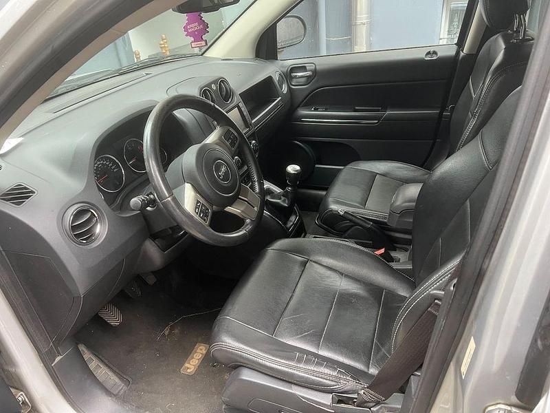 Gebraucht Jeep Compass Limited 136 PS (100 kW) 2013 Silber SUV