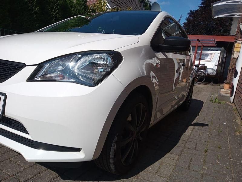 Weiß Gebraucht 2012 Seat Mii Reference Kleinwagen | 2.500 € (Superpreis) - Bild 1/4
