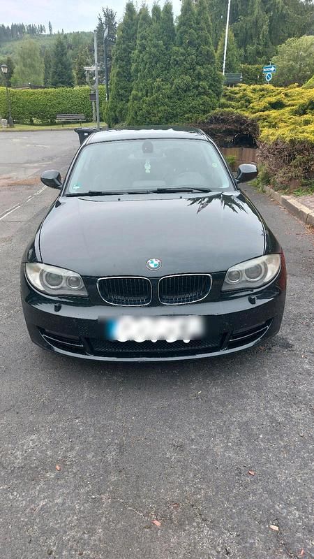 Schwarz Gebraucht 2009 BMW 120 Coupé Coupé | 6.990 € (Fairer Preis) - Bild 1/4