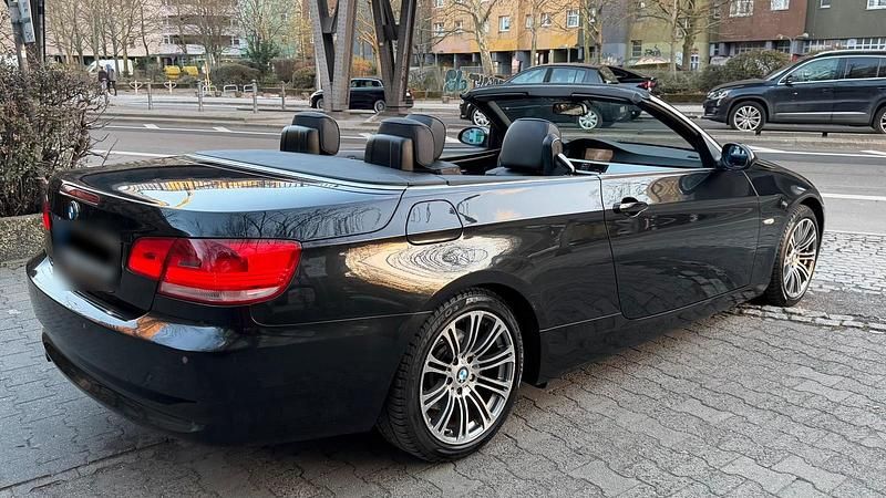 Gebraucht BMW 320 Cabriolet 170 PS (125 kW) 2007 Schwarz Cabrio