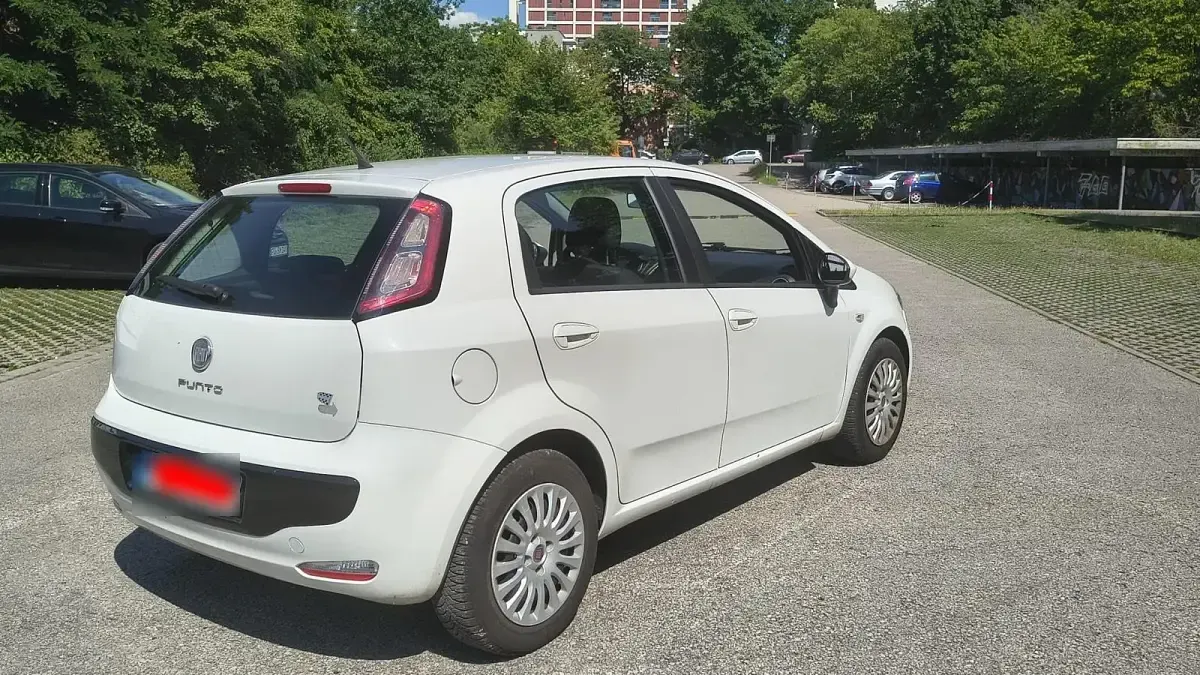 Gebraucht Fiat Punto 70 PS (51 kW) 2011 Weiß Kleinwagen