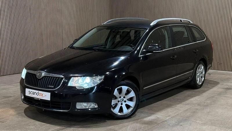 Gebraucht Skoda Superb 105 PS (77 kW) 2011 Schwarz Limousine