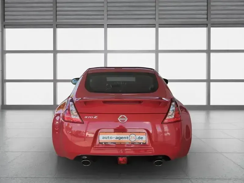 Gebraucht Nissan 370Z 328 PS (241 kW) 2020 Vibrant red metallic Coupé