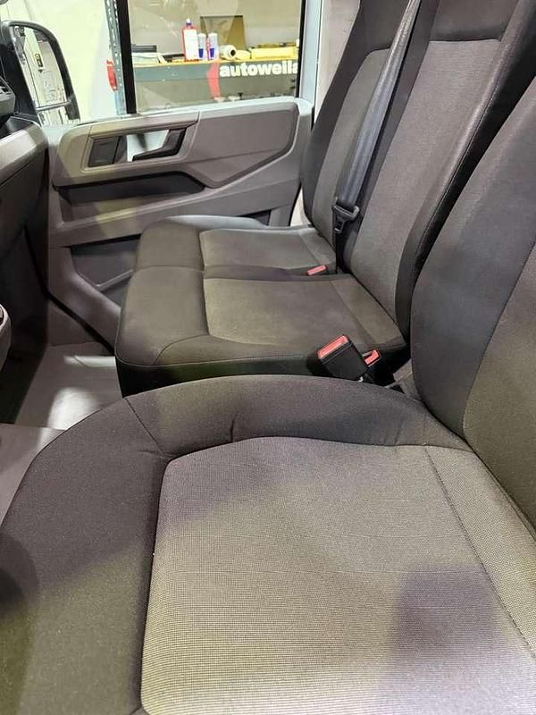 Gebraucht VW Crafter 177 PS (130 kW) 2020 Reflexsilber metallic Van