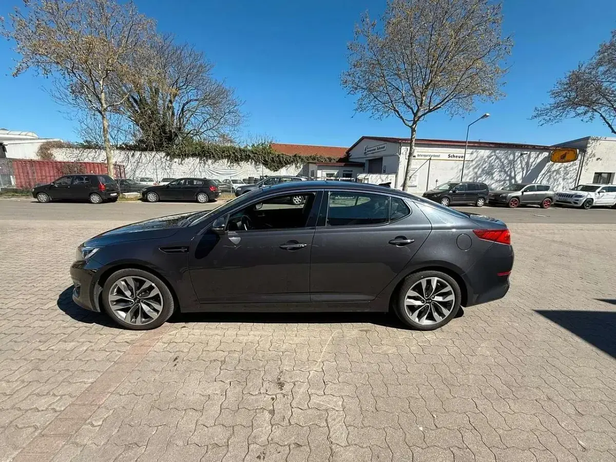 Gebraucht Kia Optima Spirit 136 PS (100 kW) 2015 Grau Limousine