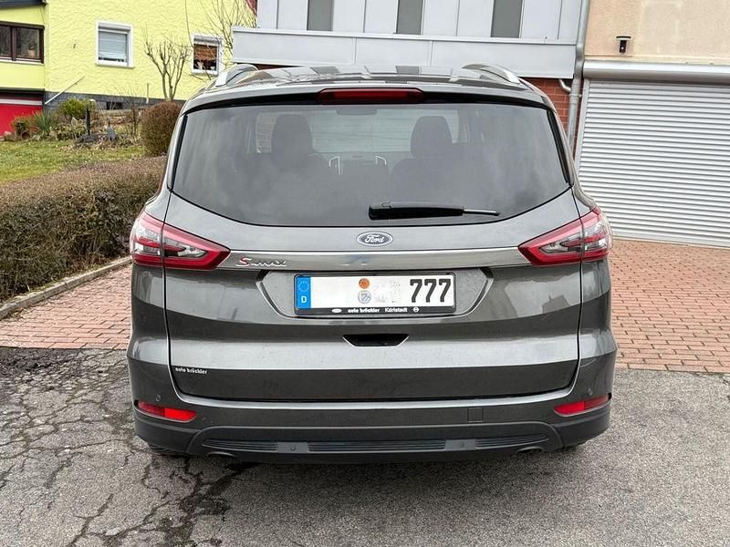 Gebraucht Ford S-MAX Titanium 150 PS (110 kW) 2017 Grau Van / Kleinbus