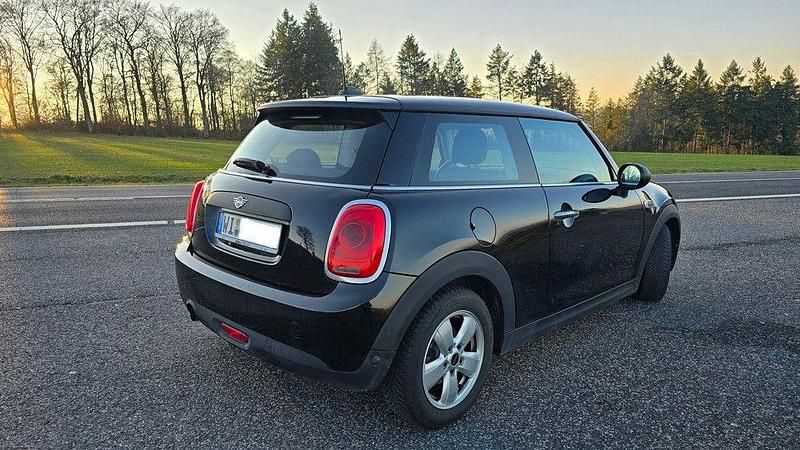 Second-hand Mini ONE 102 CP (75 kW) 2018 Negru Hatchback