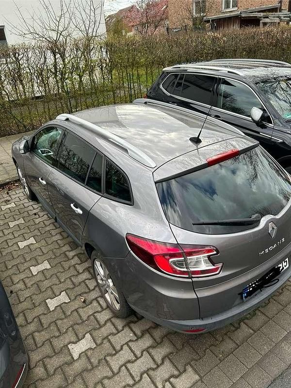 Gebraucht Renault Mégane Dynamique 110 PS (80 kW) 2011 Grau Limousine