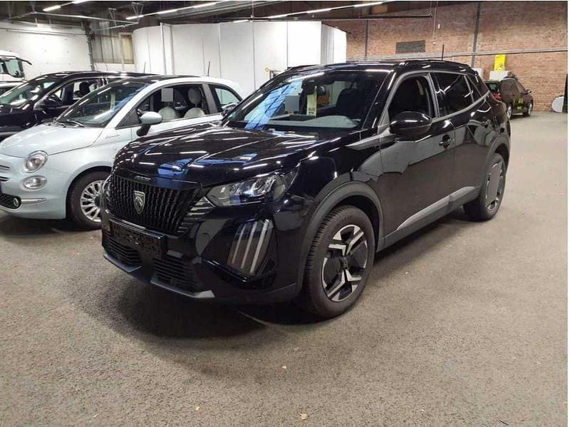 Gebraucht Peugeot 2008 Allure 131 PS (96 kW) 2024 Lackierung schwarz perla nera/ SUV