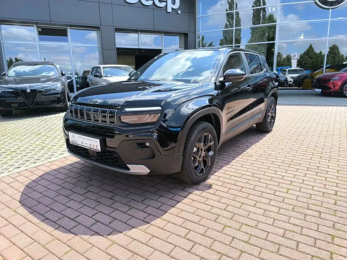 Neu Jeep Avenger Altitude 110 PS (80 kW) 2026 Solid black clear coat SUV