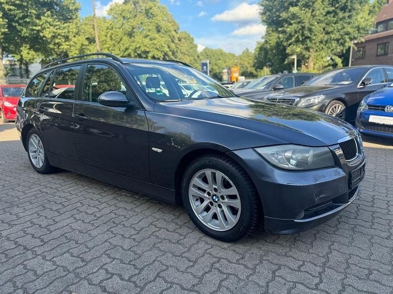 Grau Gebraucht 2007 BMW 318 Advantage Kombi | 2.990 € (Guter Preis) - Bild 1/4