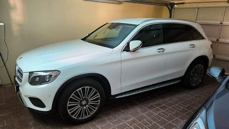 Weiß Gebraucht 2016 Mercedes GLC250 SUV | 22.900 € (Fairer Preis) - Bild 1/4